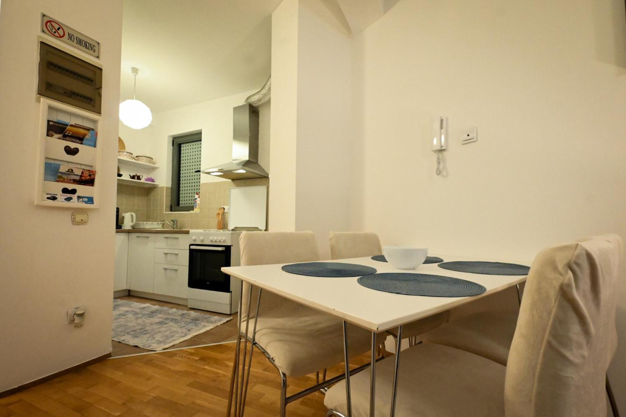 L&B Studio Apartment Pristina Exterior photo